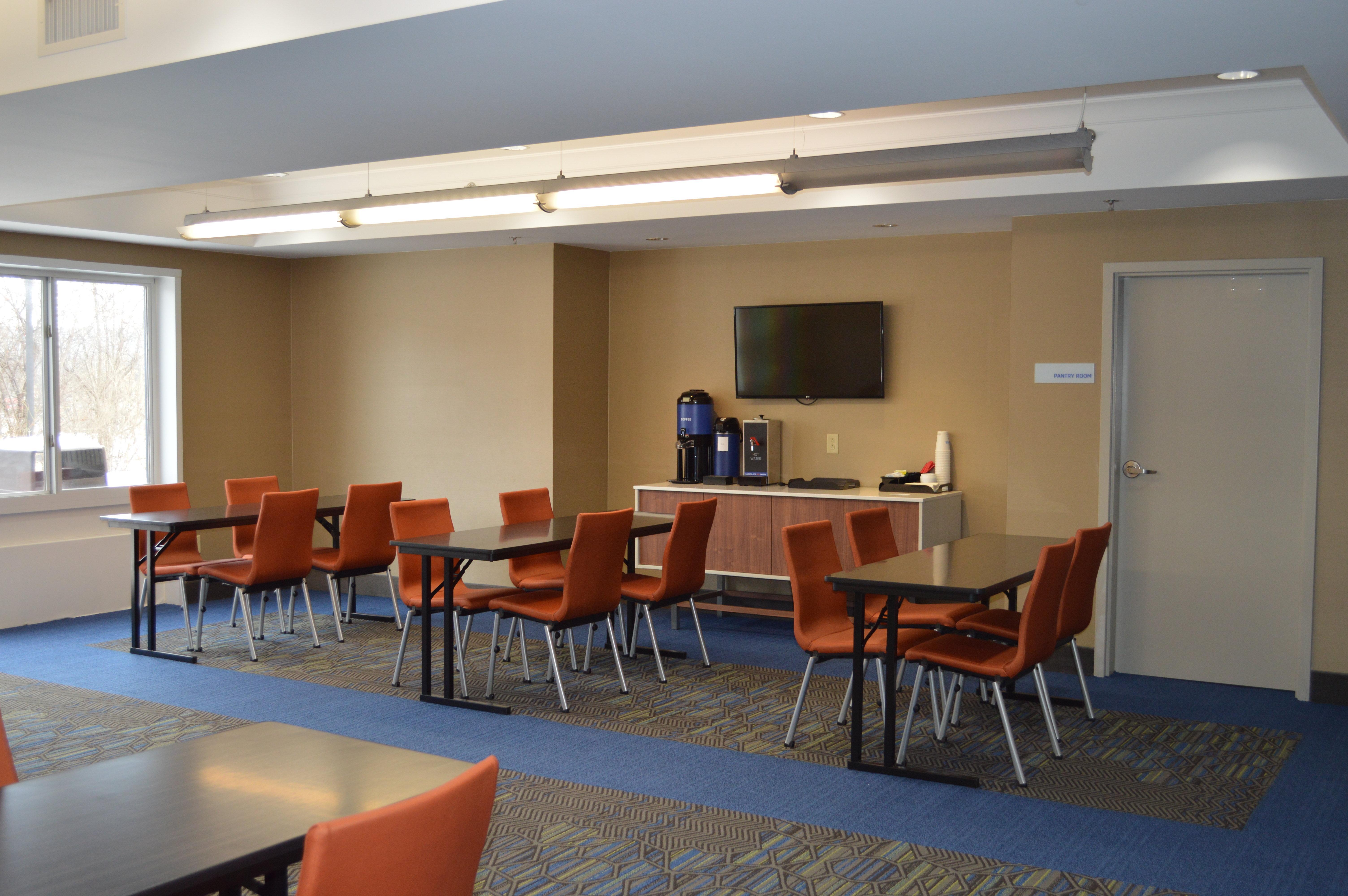 Holiday Inn Express Hotel & Suites Binghamton University-Vestal By Ihg Exterior foto
